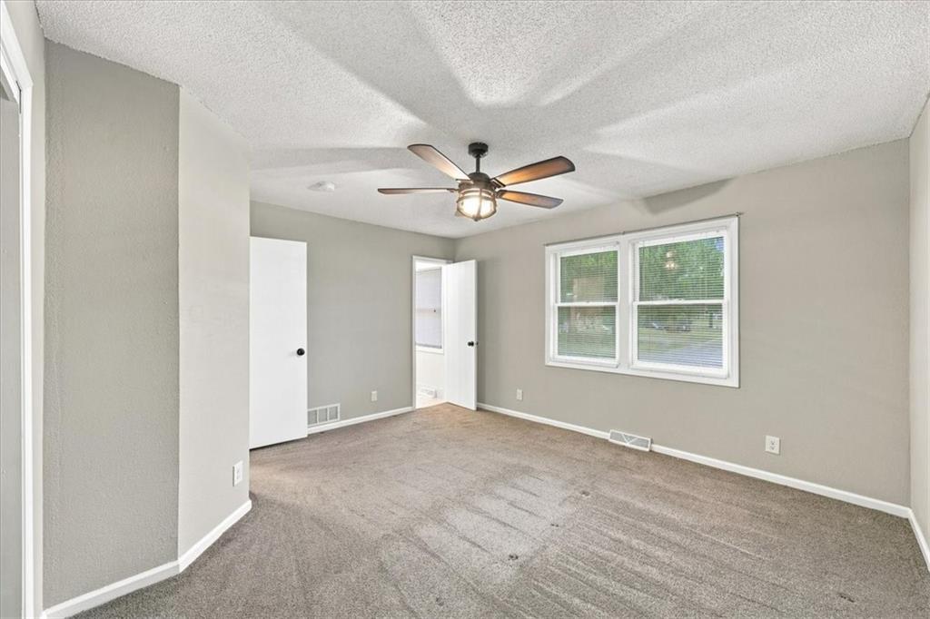 2100 E Taylor Drive Property Photo 21