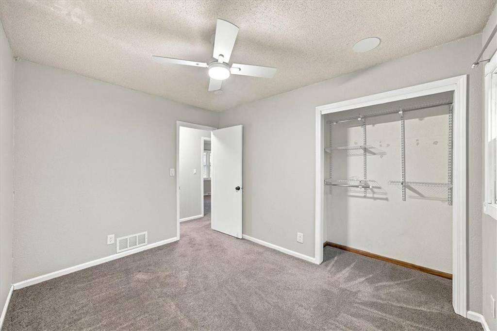 2100 E Taylor Drive Property Photo 27