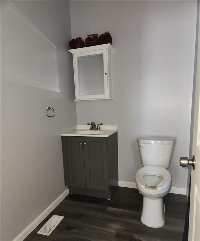 307 E 23rd Street Property Photo 6