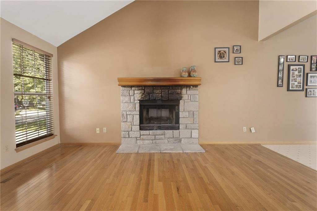 9013 W 48th Terrace Property Photo 3
