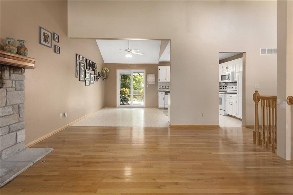 9013 W 48th Terrace Property Photo 5