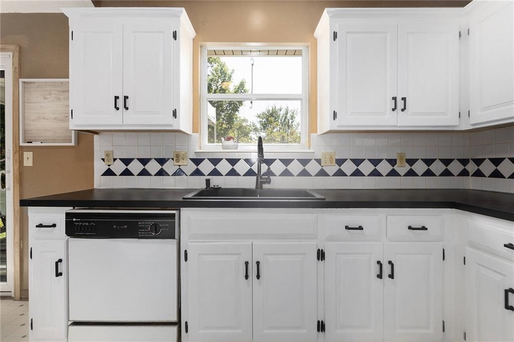 9013 W 48th Terrace Property Photo 9