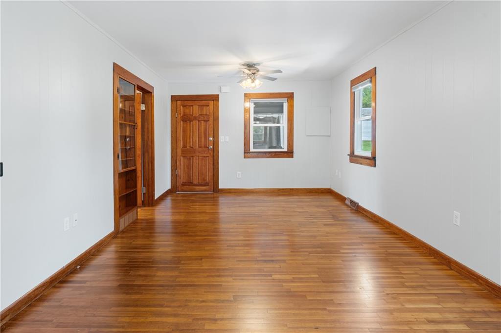 214 N Center Street Property Photo 8