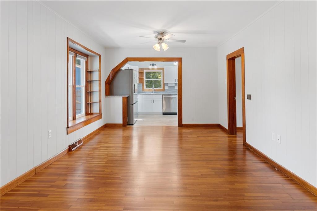 214 N Center Street Property Photo 9
