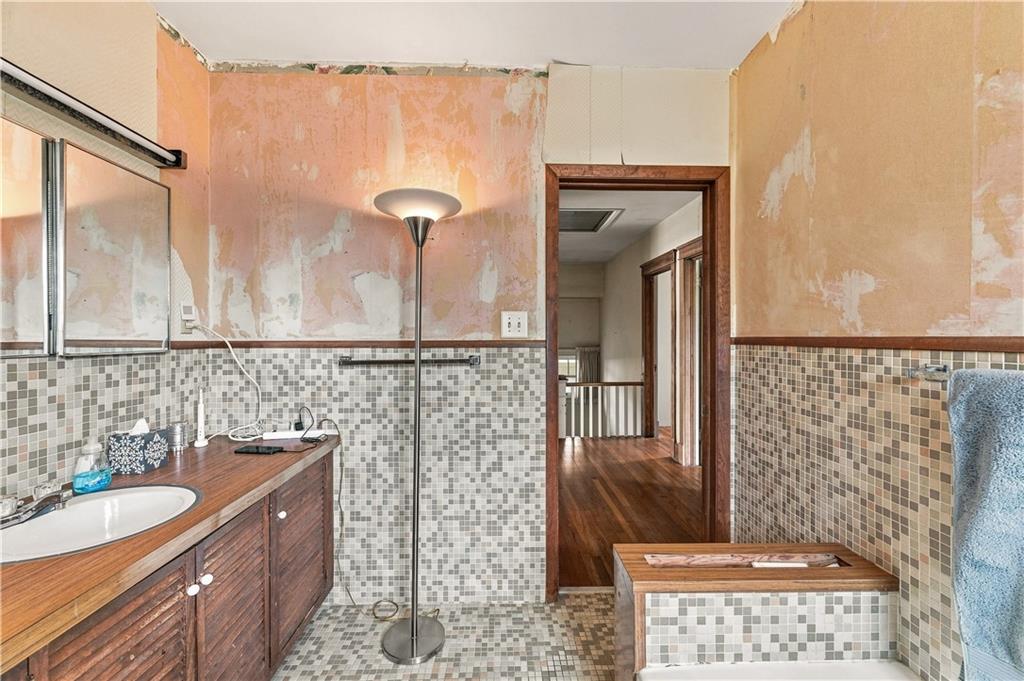40 E 52nd Street Property Photo 37