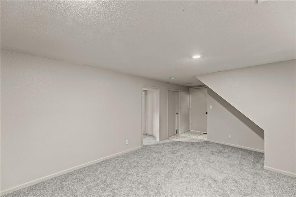 2009 E Arrowhead Drive Property Photo 28