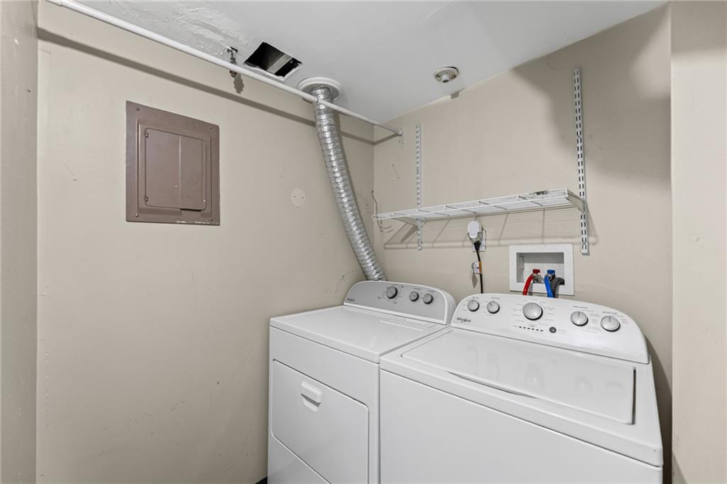 2009 E Arrowhead Drive Property Photo 34