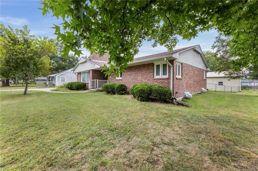 940 S Ash Street Property Photo 6