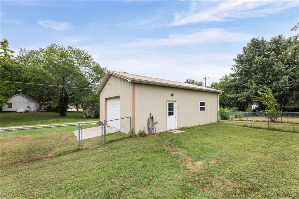 940 S Ash Street Property Photo 46
