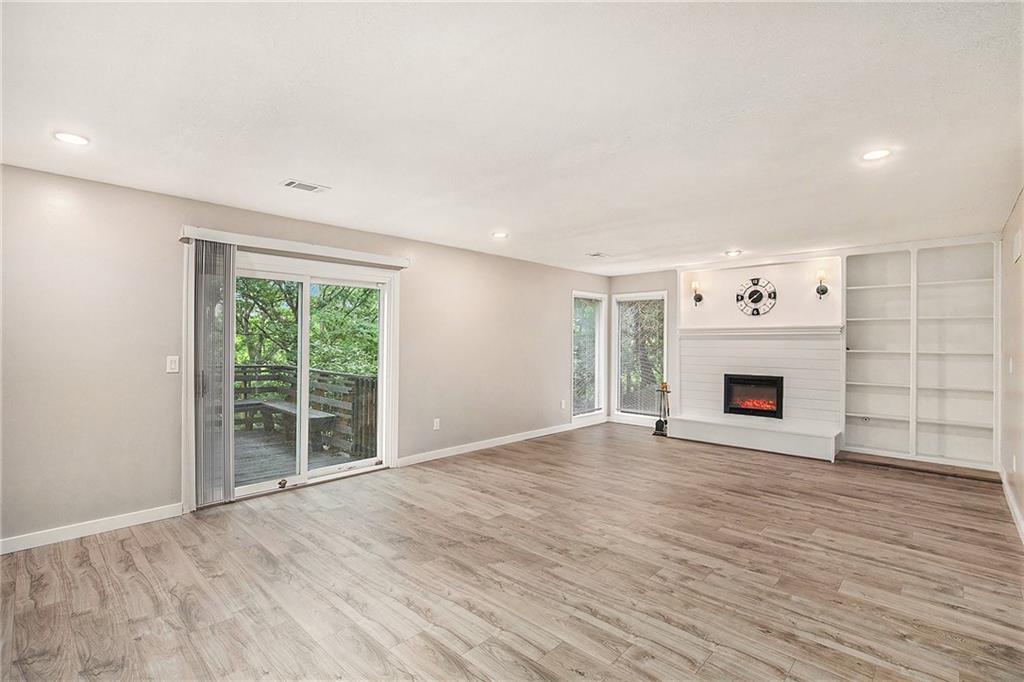 13805 W 78th Terrace Property Photo 6