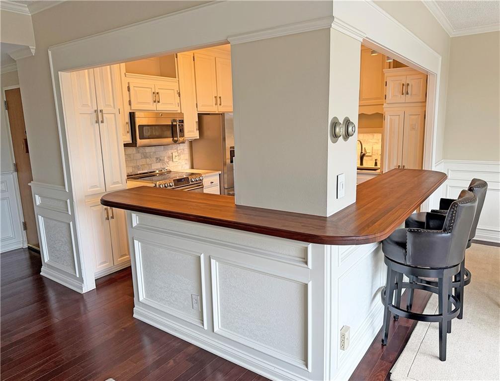 333 W Meyer Boulevard Property Photo 6