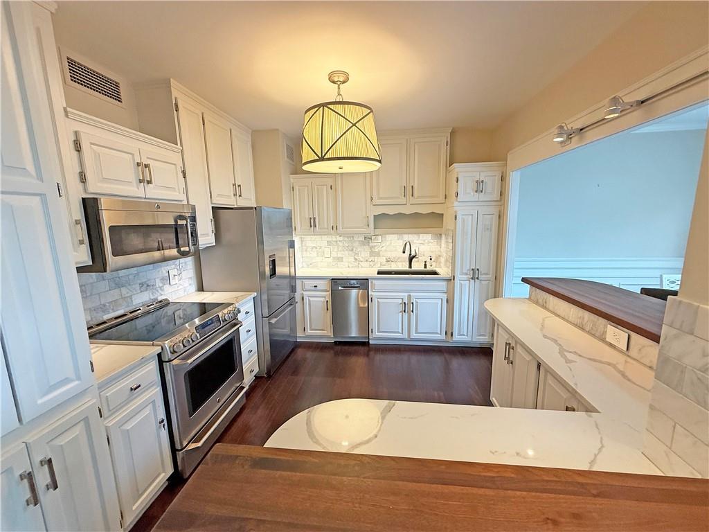 333 W Meyer Boulevard Property Photo 7