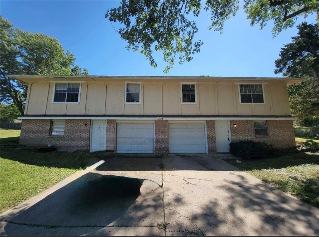 205 Ne Westwind Drive Property Photo 1