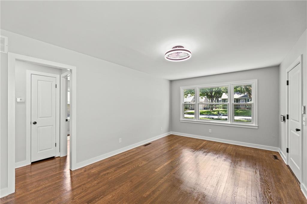 5441 Cedar Street Property Photo 10