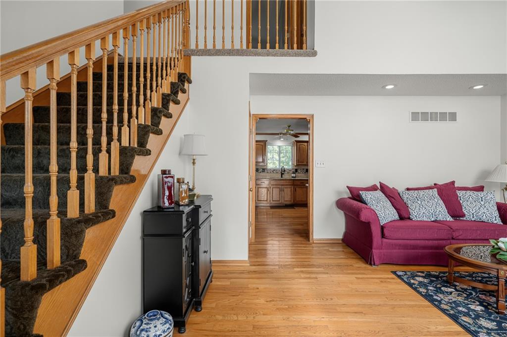 4512 Ne Webster Drive Property Photo 4