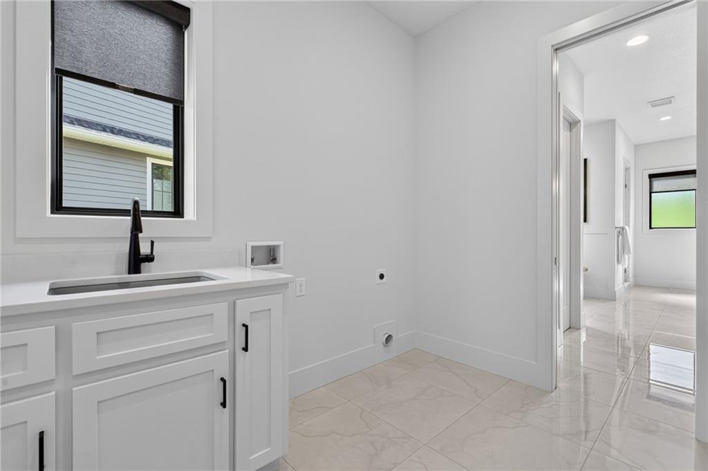 2905 W 72nd Street Property Photo 33