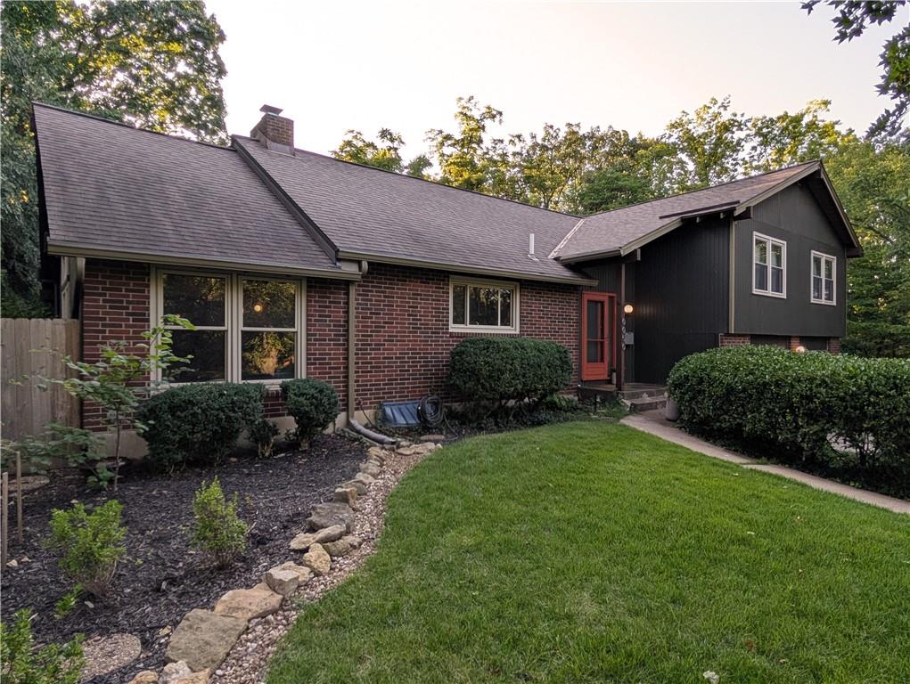 10050 Roe Avenue Property Photo 2