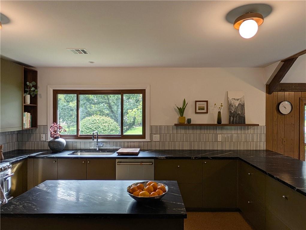10050 Roe Avenue Property Photo 9