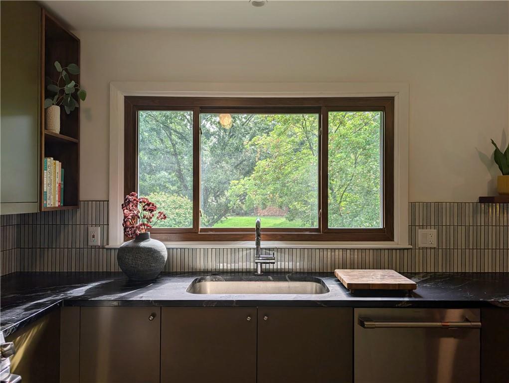 10050 Roe Avenue Property Photo 10