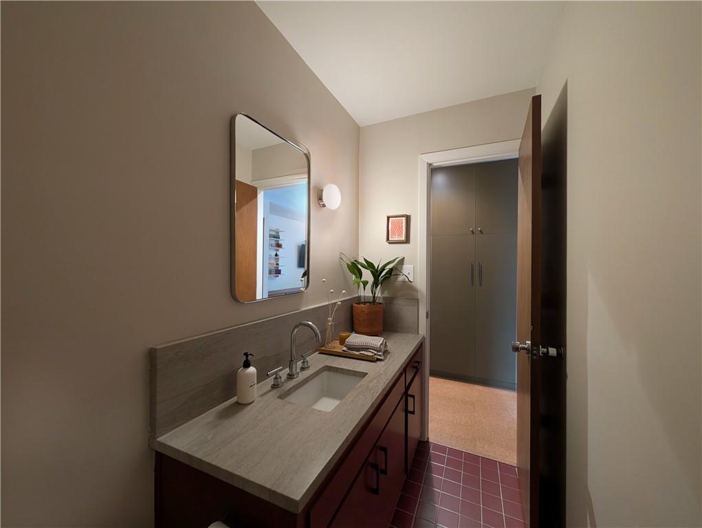 10050 Roe Avenue Property Photo 26