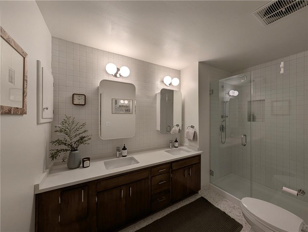 10050 Roe Avenue Property Photo 32