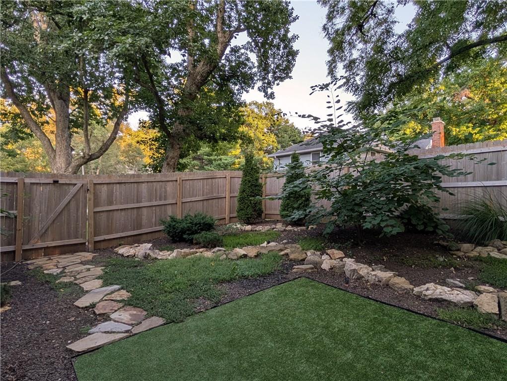 10050 Roe Avenue Property Photo 45