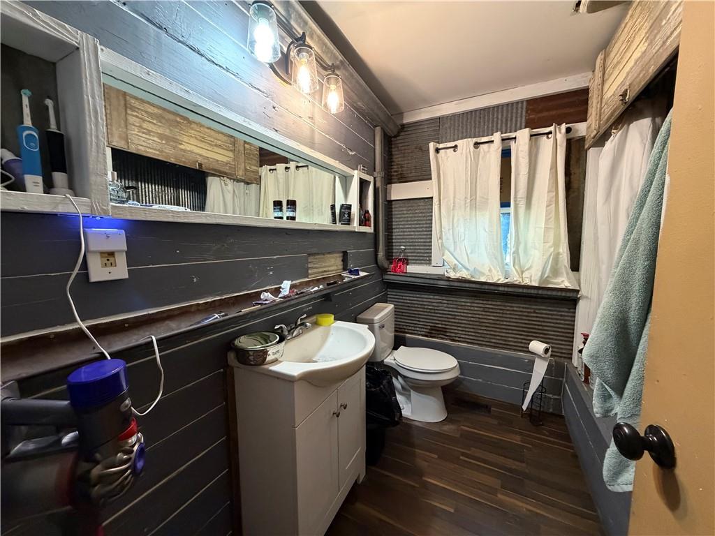 1201 Cedar Street Property Photo 8