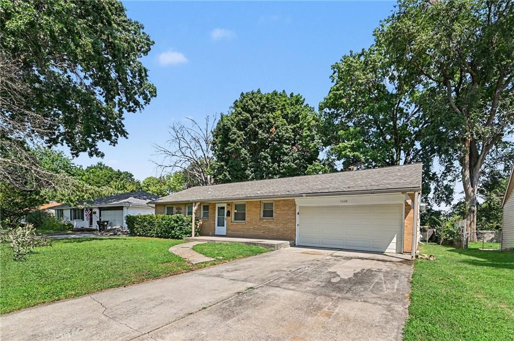 13008 E 38th Street Property Photo 2