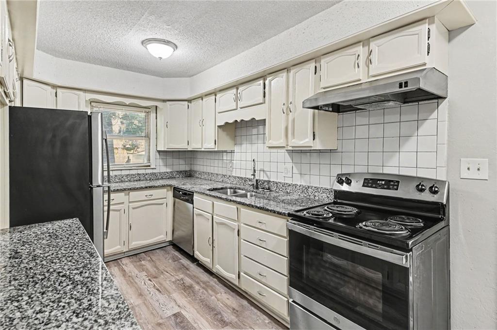13008 E 38th Street Property Photo 5