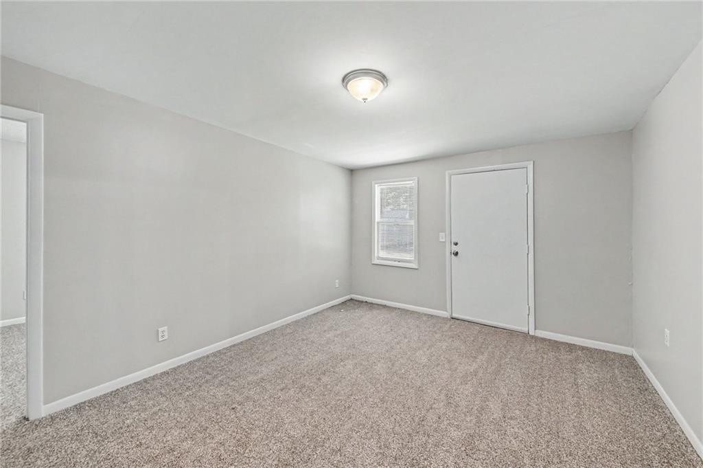 13008 E 38th Street Property Photo 6