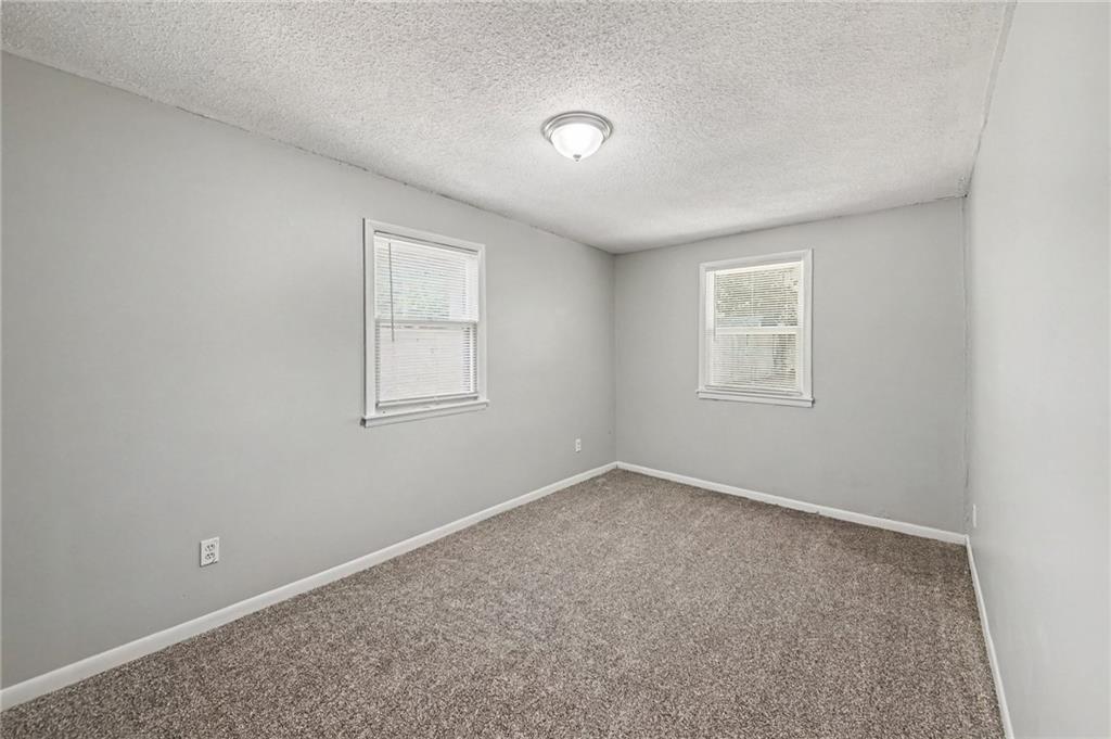 13008 E 38th Street Property Photo 8