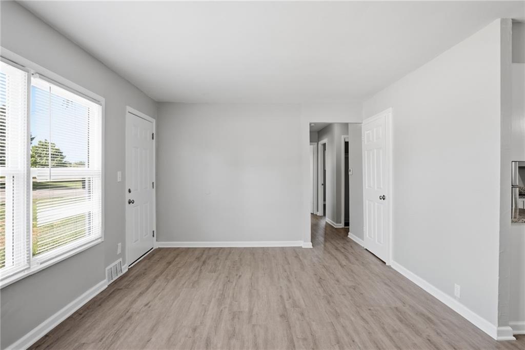 7104 Longview Road Property Photo 8