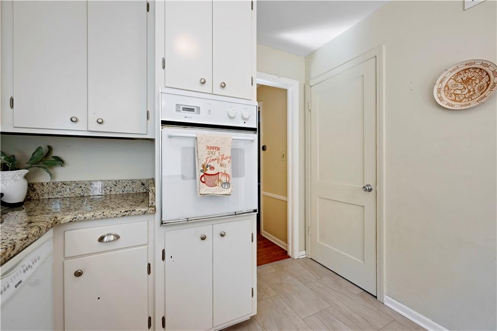 9515 Granada Drive Property Photo 10