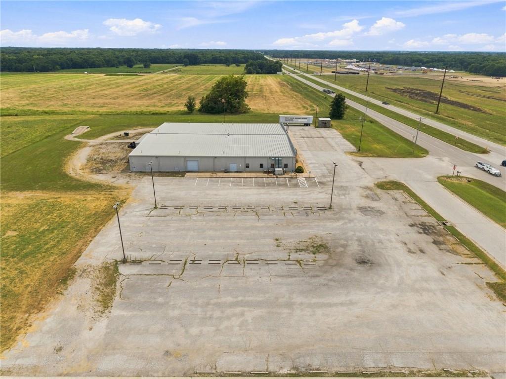 274 N Industrial Drive Property Photo 5