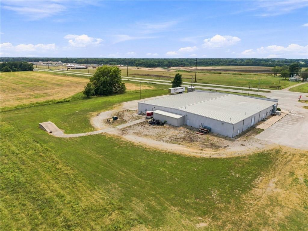 274 N Industrial Drive Property Photo 7