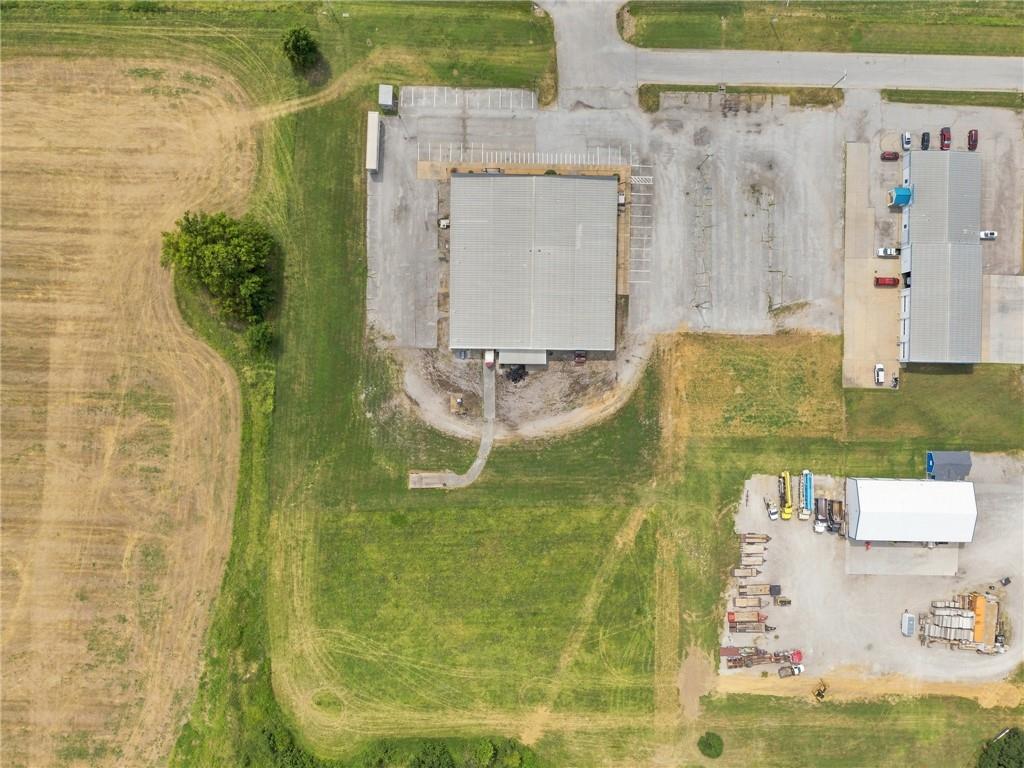 274 N Industrial Drive Property Photo 8