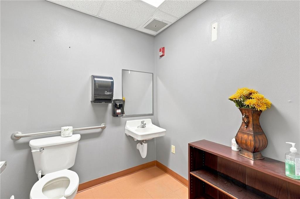 274 N Industrial Drive Property Photo 15