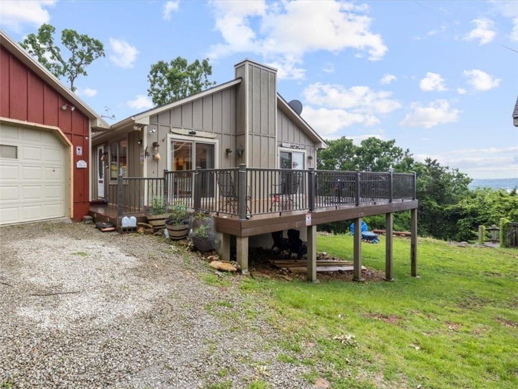 29801 Eastbank Drive Property Photo 3