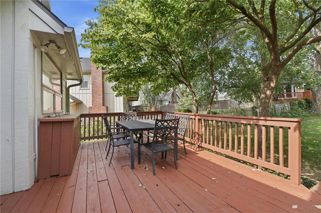 9332 W 116th Terrace Property Photo 10