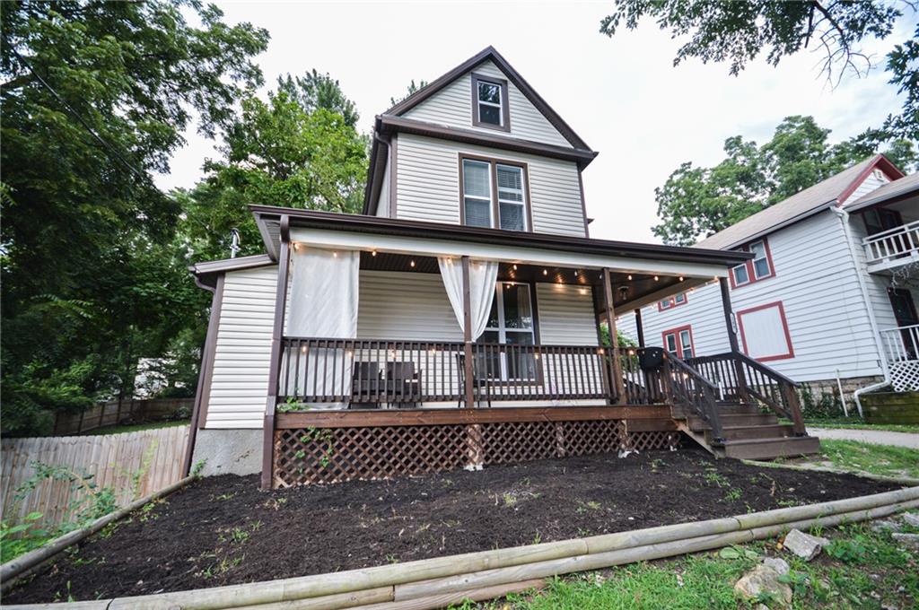 209 S Crysler Avenue Property Photo 2