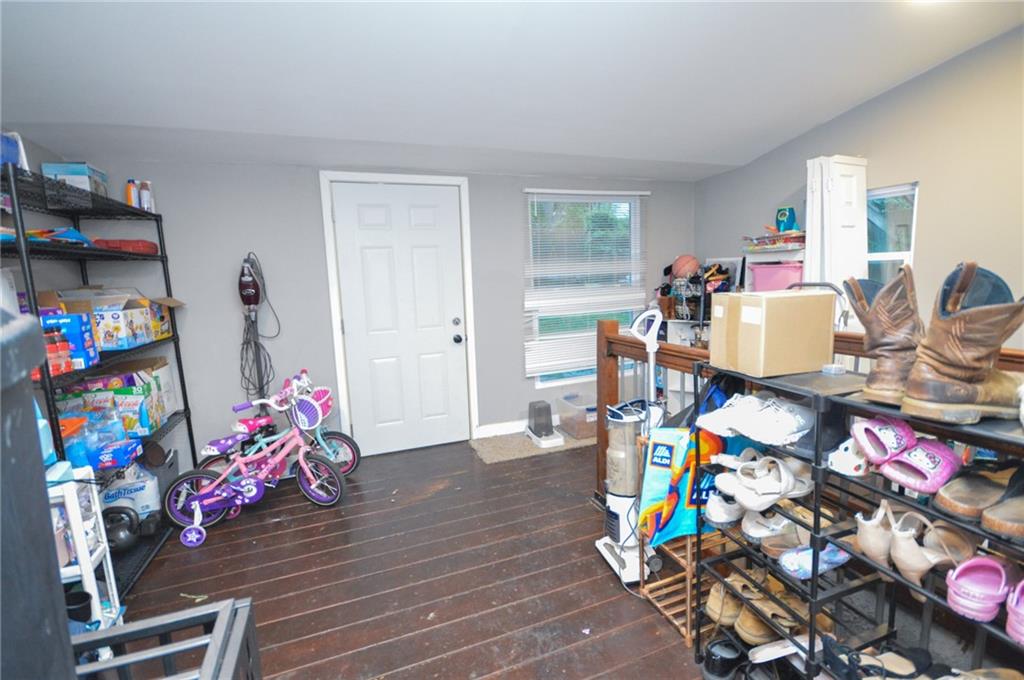 209 S Crysler Avenue Property Photo 33
