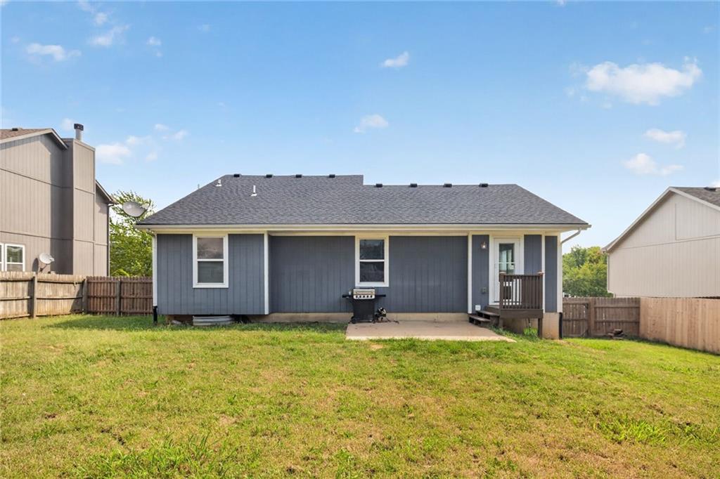 21877 Lincoln Terrace Property Photo 25