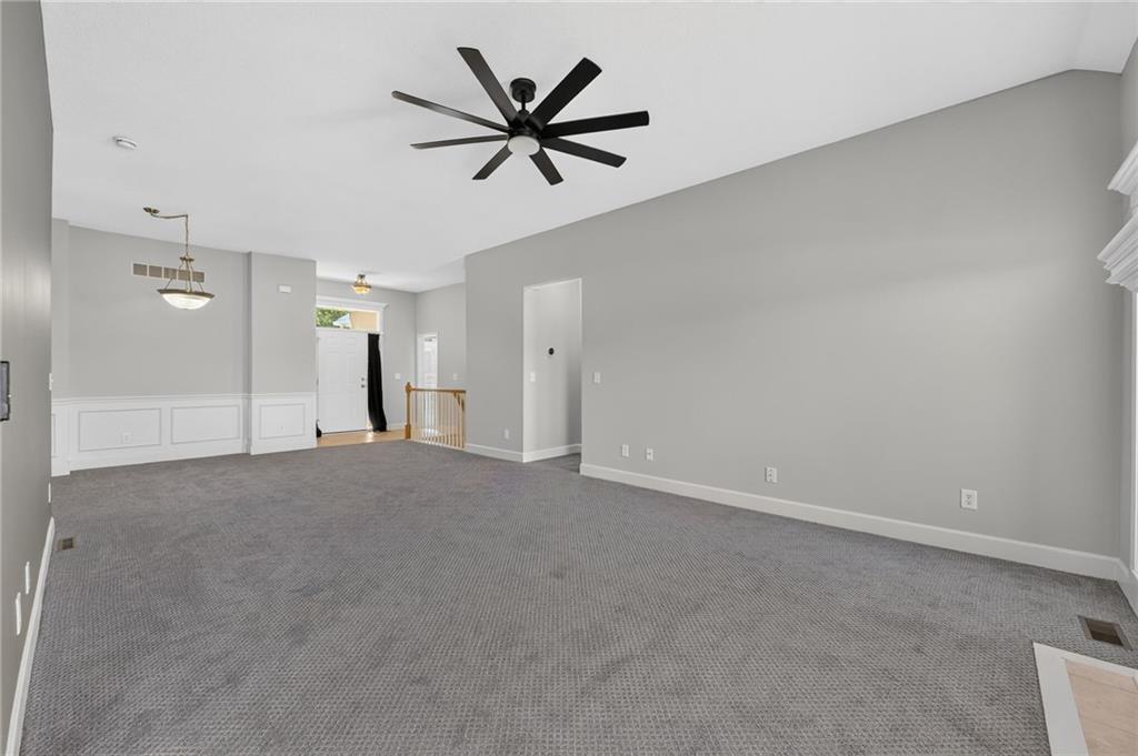 7562 N Eastern Avenue Property Photo 8
