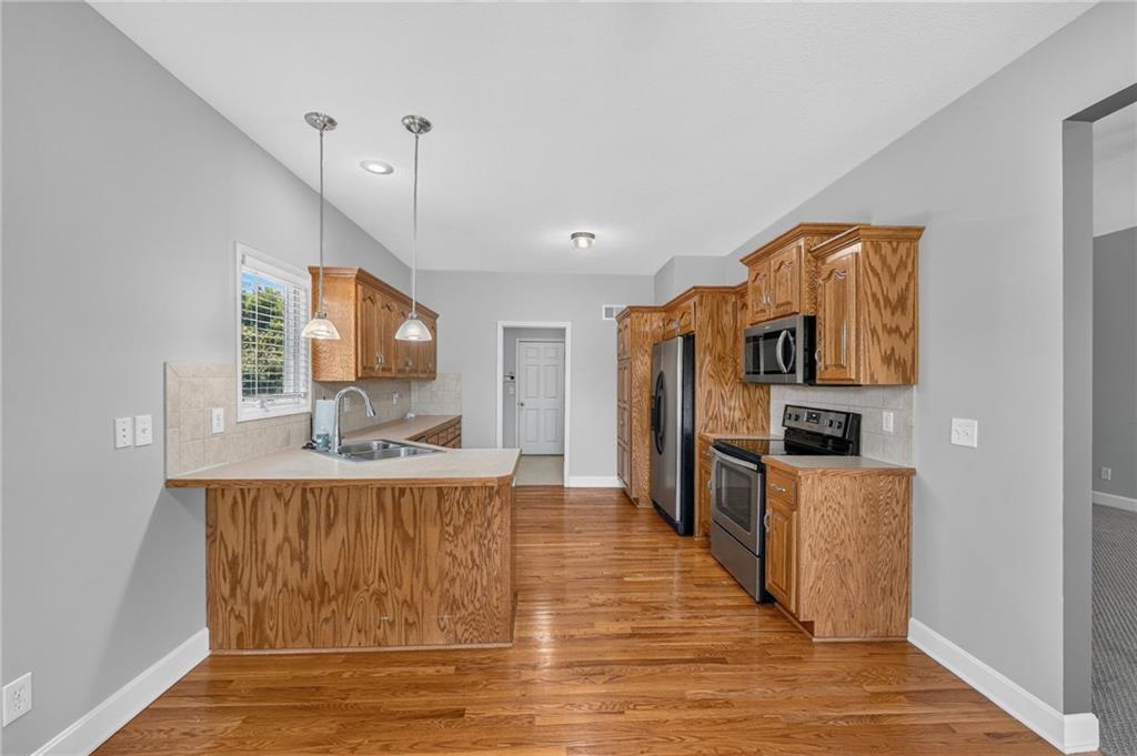 7562 N Eastern Avenue Property Photo 14