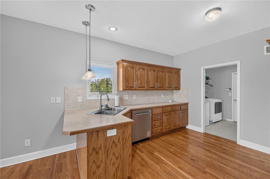 7562 N Eastern Avenue Property Photo 15