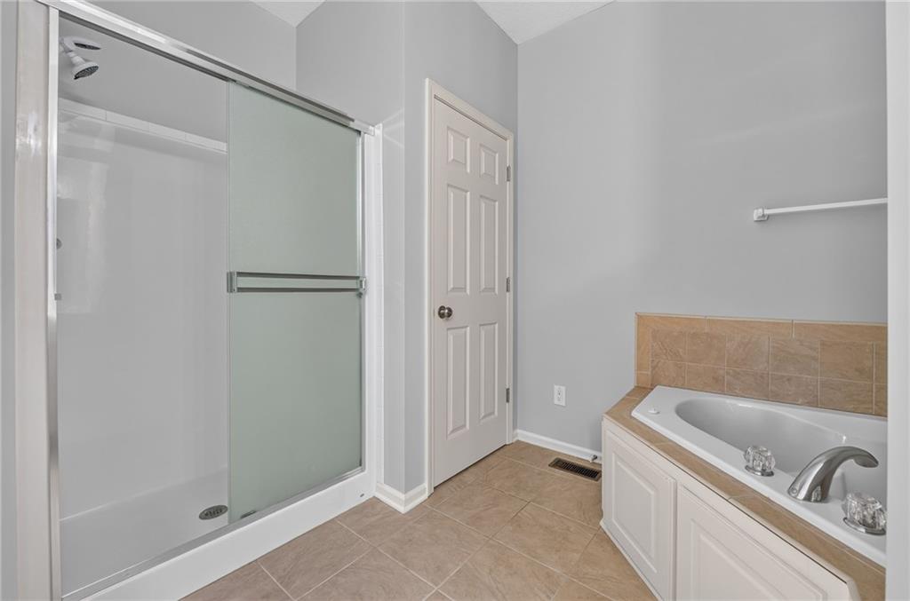 7562 N Eastern Avenue Property Photo 28