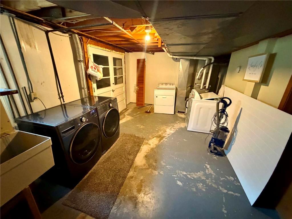 321 S Clayton Avenue Property Photo 33