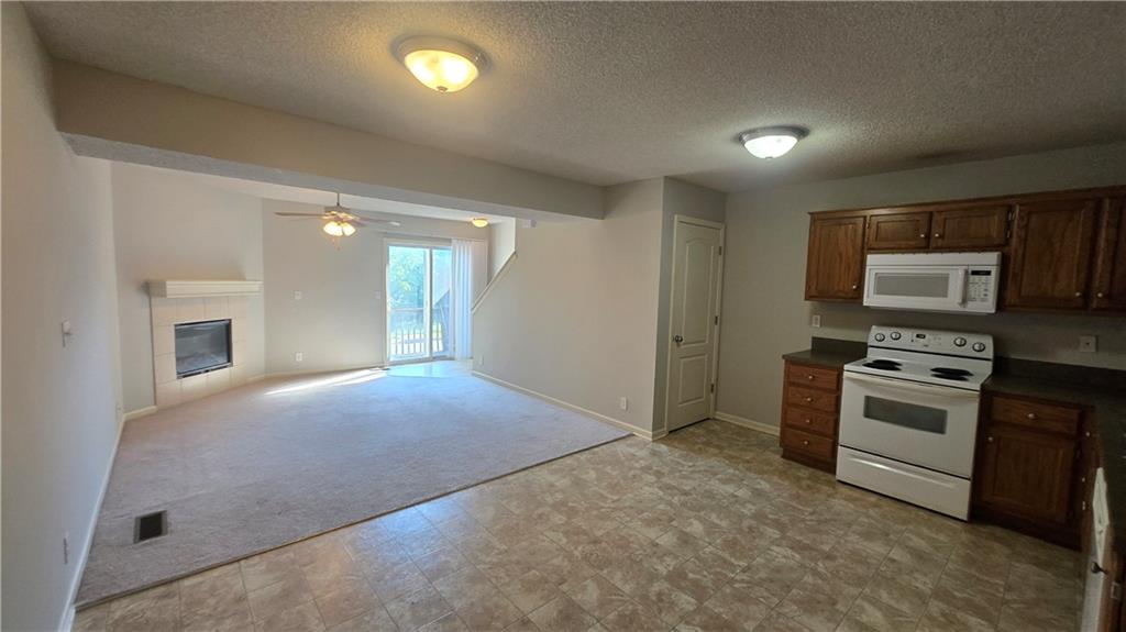 425 Hawthorne Boulevard Property Photo 2