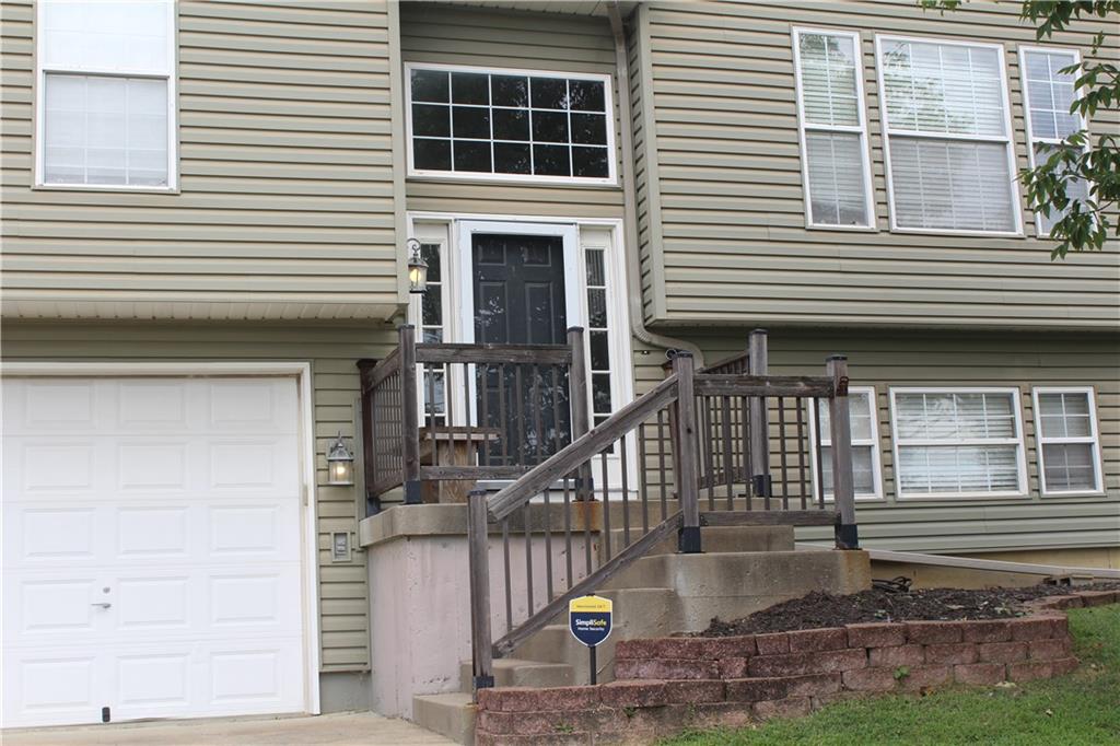 212 Whispering Hills Boulevard Property Photo 4