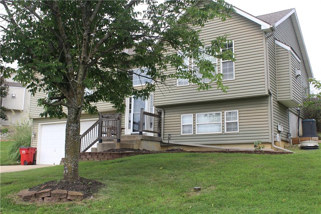 212 Whispering Hills Boulevard Property Photo 5